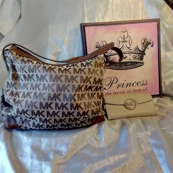 Michael Kors Handbags - 🌹 Michael Kors Purse